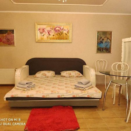 Apartments Domovik Latorichnaya,3 Mukacheve Exterior foto